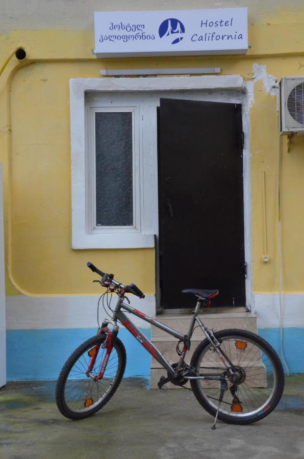 באטומי Hostel California מראה חיצוני תמונה
