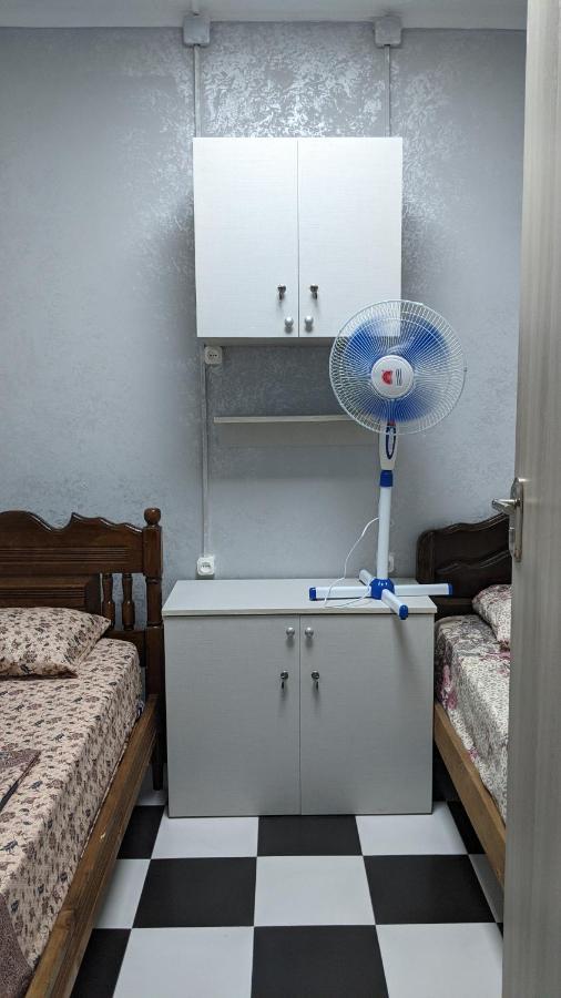 באטומי Hostel California מראה חיצוני תמונה