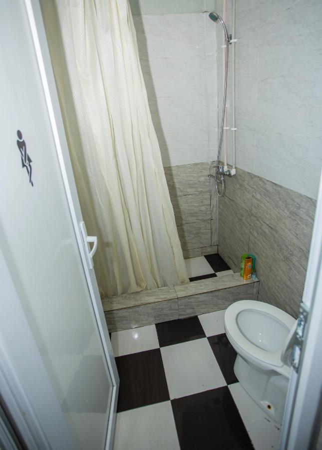 באטומי Hostel California מראה חיצוני תמונה