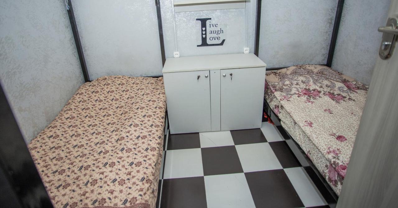 באטומי Hostel California מראה חיצוני תמונה