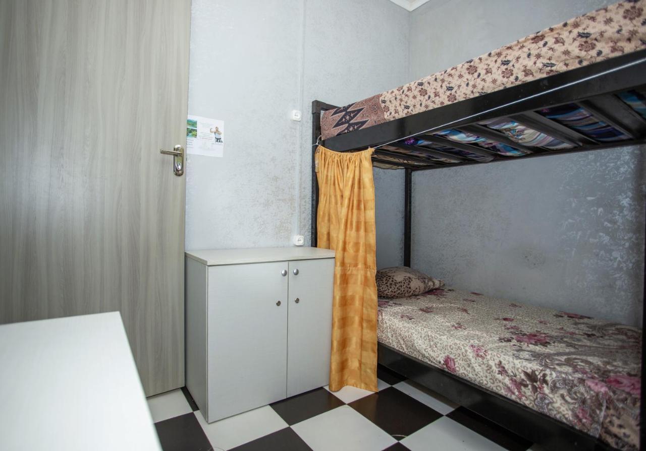 באטומי Hostel California מראה חיצוני תמונה