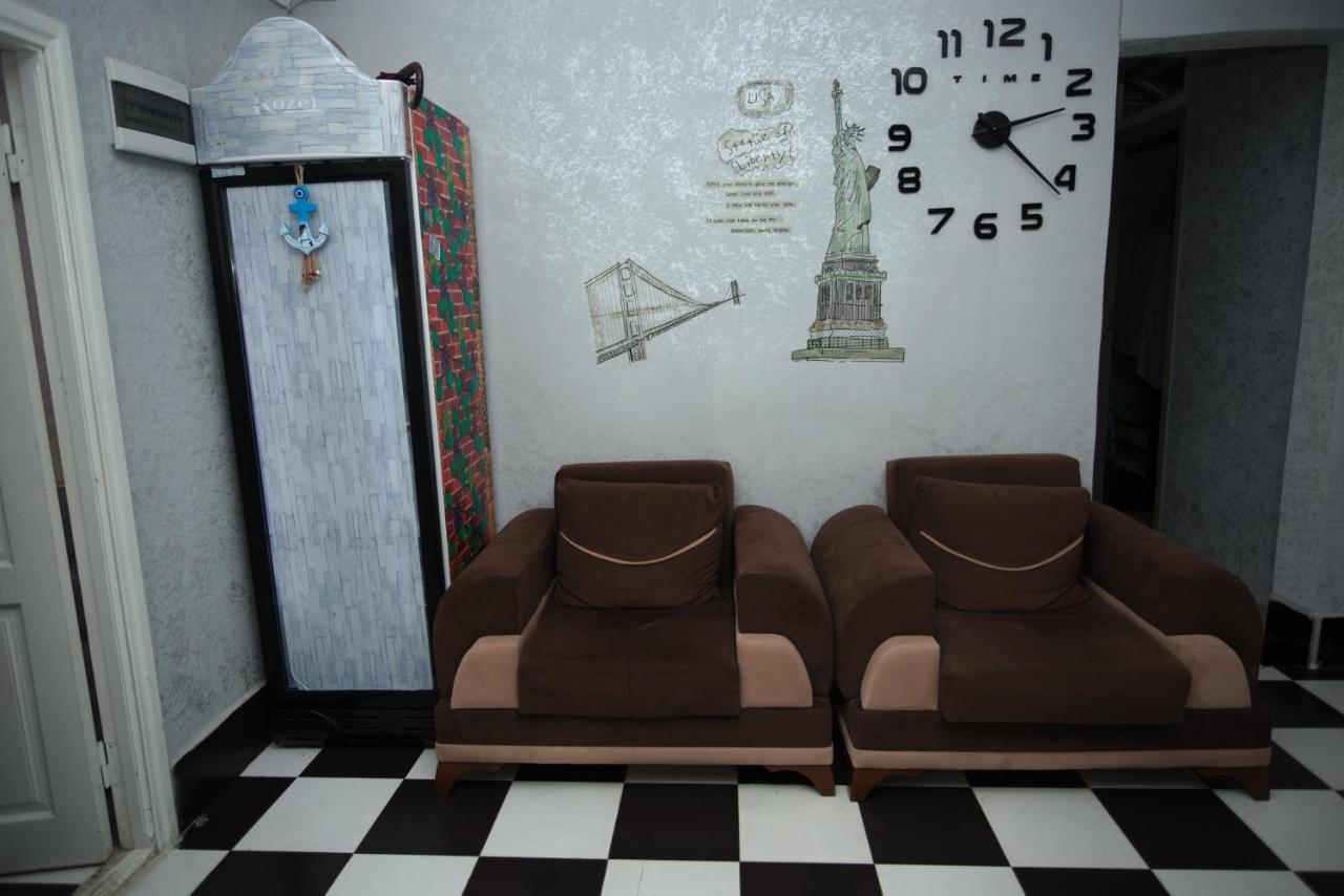 באטומי Hostel California מראה חיצוני תמונה